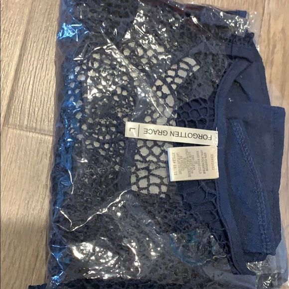 Crochet Trim Short sleeve blouse - Picture 7 of 10